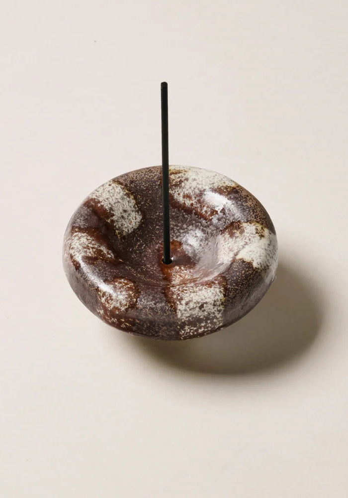 GENTLE HABITS The Vessel Incense Holder - Chocolate