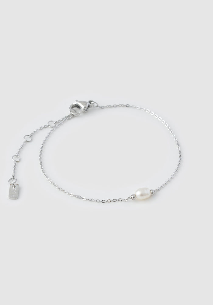 ARMS OF EVE  Cressida Pearl Bracelet - Silver
