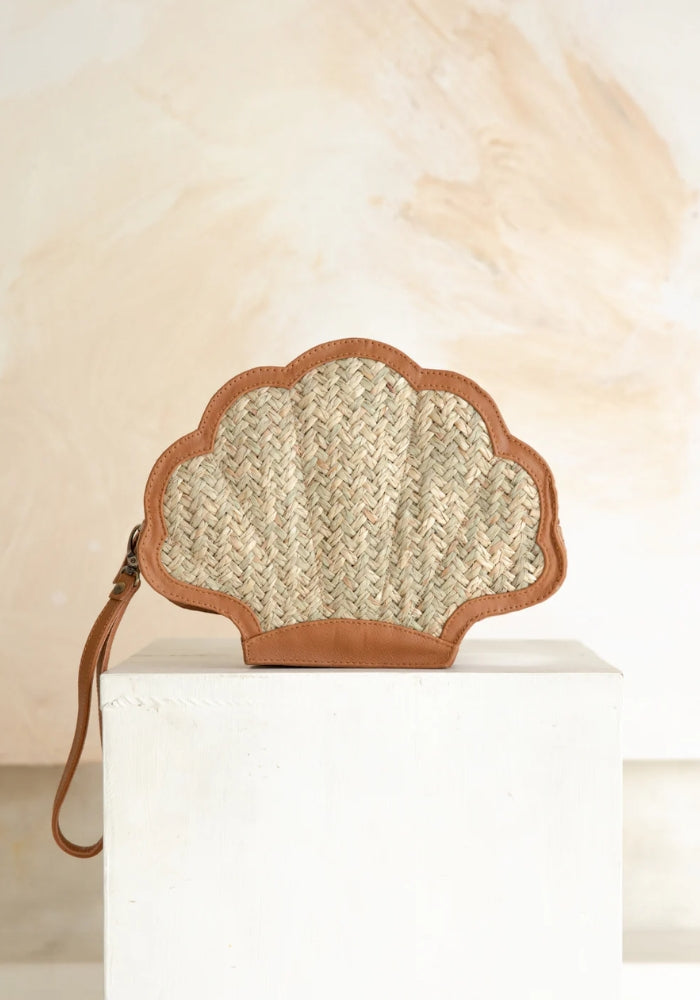 HOBO & HATCH Odette Clutch - Tan