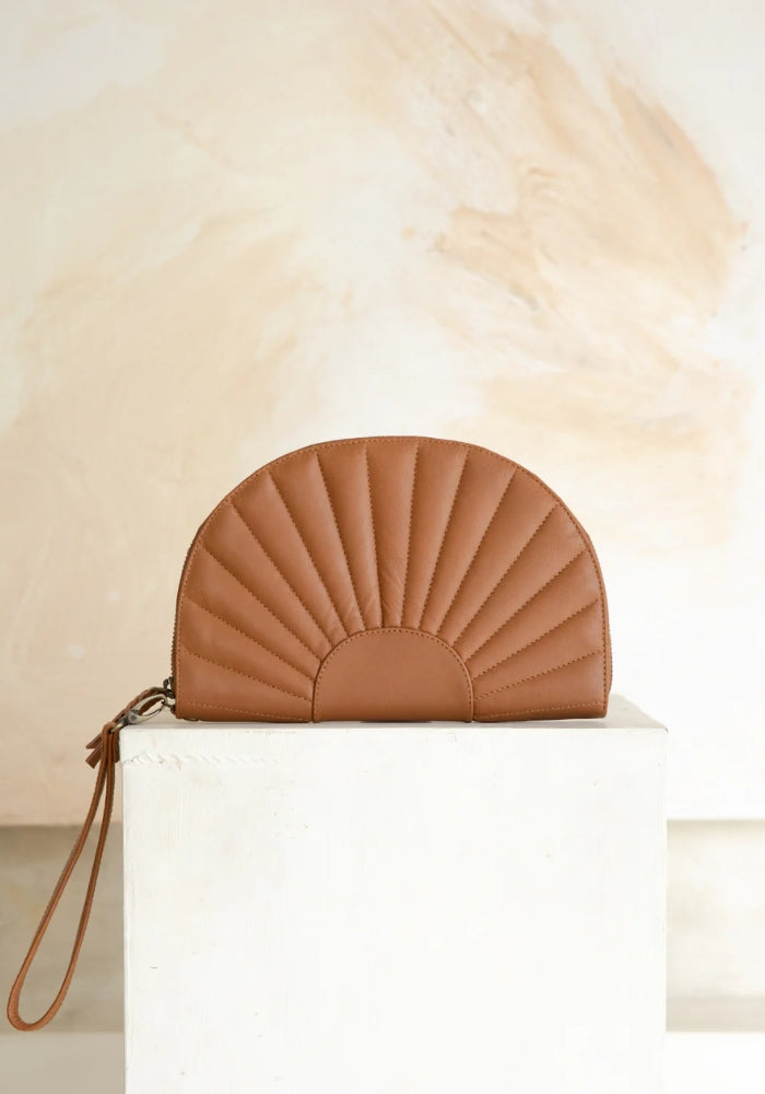 HOBO & HATCH Soleil Clutch - Tan