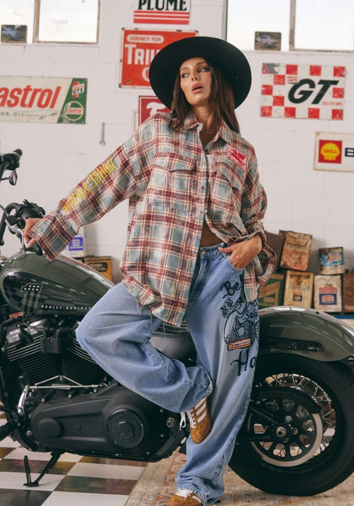 SABBI The Horse Power Distressed Flannel - Burgundy