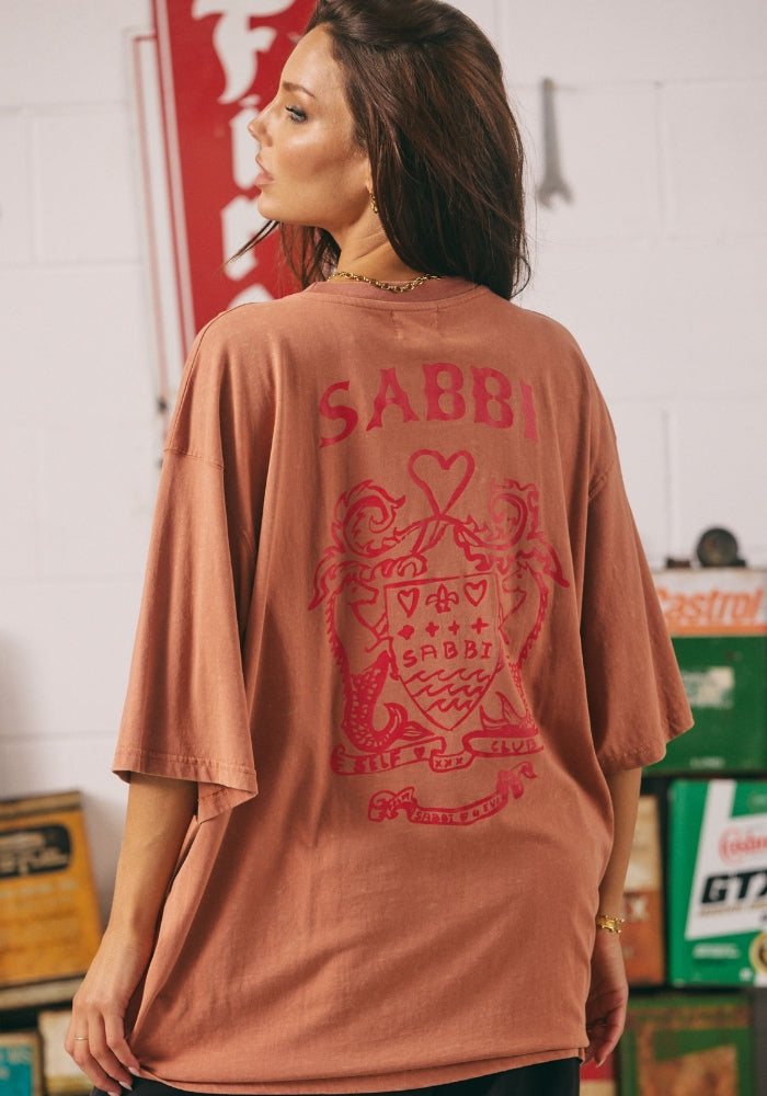 SABBI The Very Oversized Racing Badges Tee - Mocha