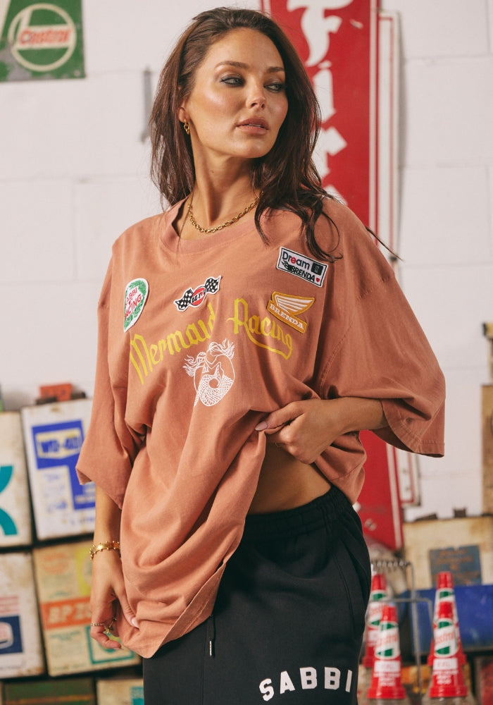 SABBI The Very Oversized Racing Badges Tee - Mocha