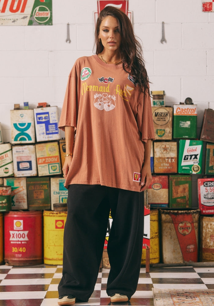 SABBI The Very Oversized Racing Badges Tee - Mocha