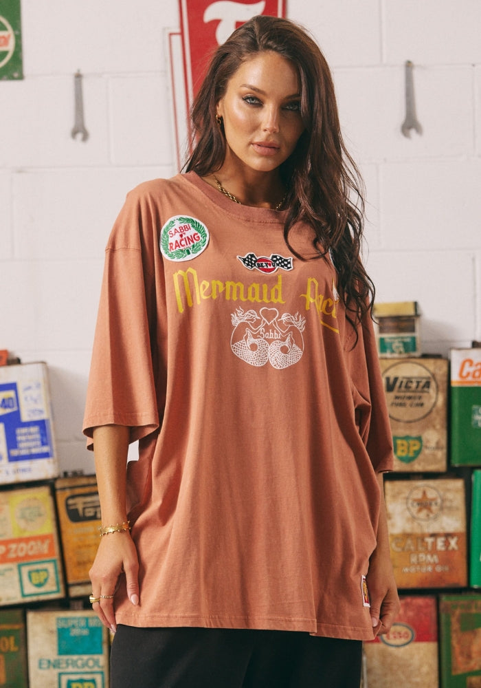 SABBI The Very Oversized Racing Badges Tee - Mocha