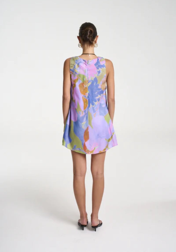 SUMMI SUMMI V-Neck Shift Dress - Bananas