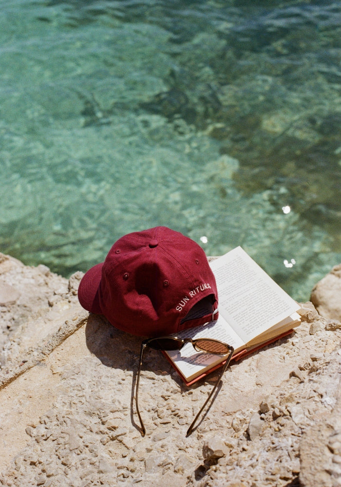 SUN RITUALS Art Of Balance Cap - Berry