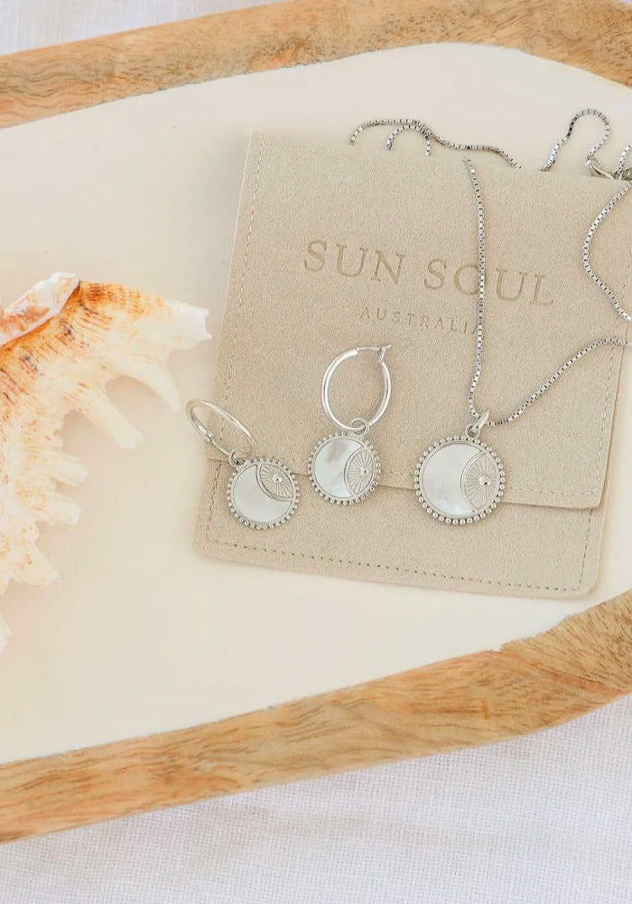 SUN SOUL JEWELS Eclipse Necklace - Silver